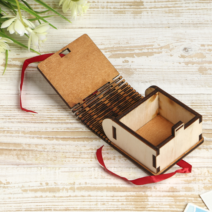 Шкатулка дерево Love 6х6,5х3 см