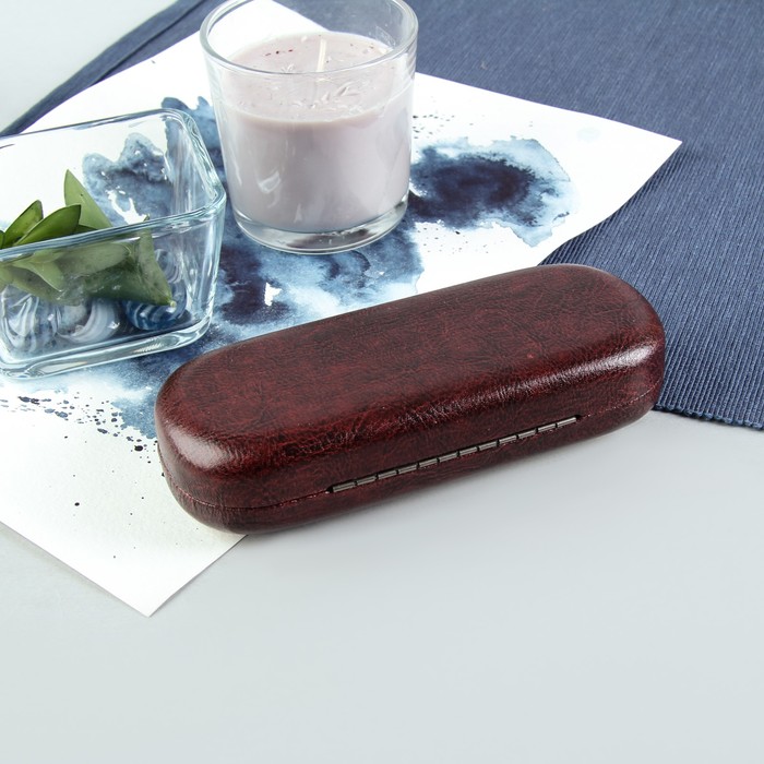 Футляр для очков «Белые ирисы», отдел на клапане, цвет коричневый