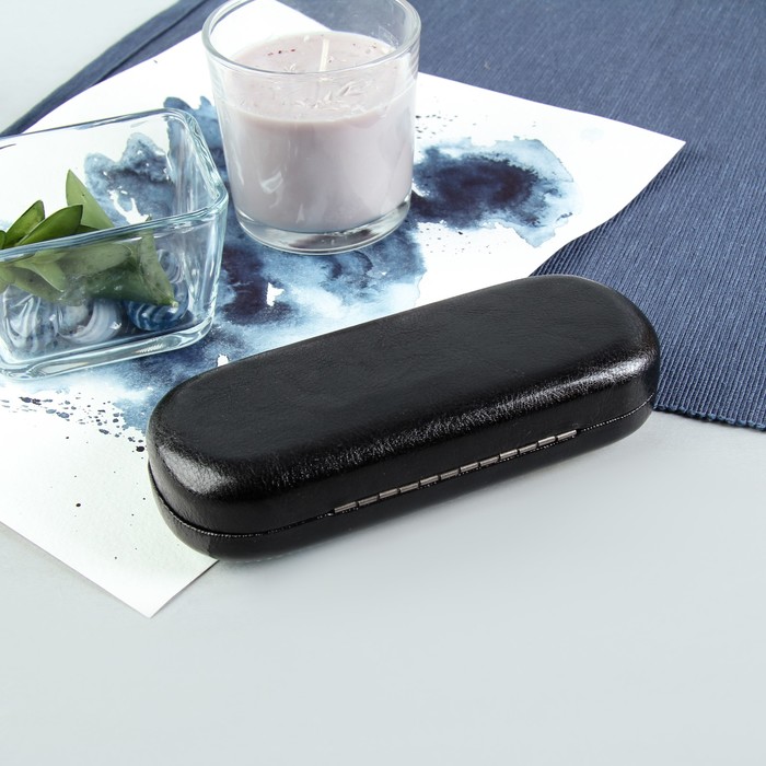 Футляр для очков «Полевые цветы», отдел на клапане, цвет чёрный