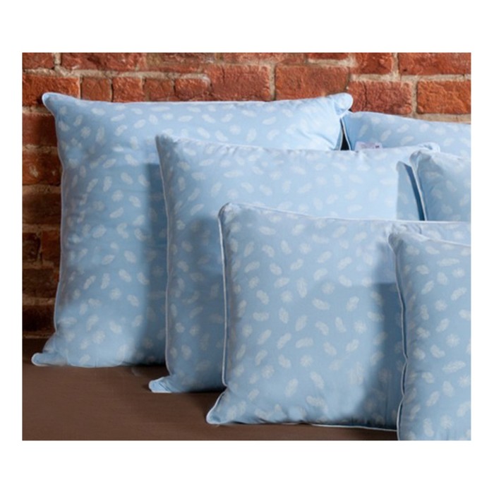 Подушка "Нежная", размер 68х68 см, тик, голубой