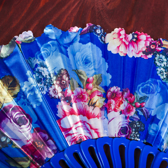 Веер пластик "Пышный цвет" изогнутый каркас МИКС 24 см