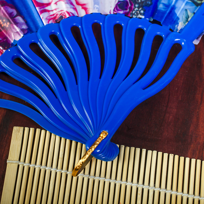 Веер пластик "Пышный цвет" изогнутый каркас МИКС 24 см