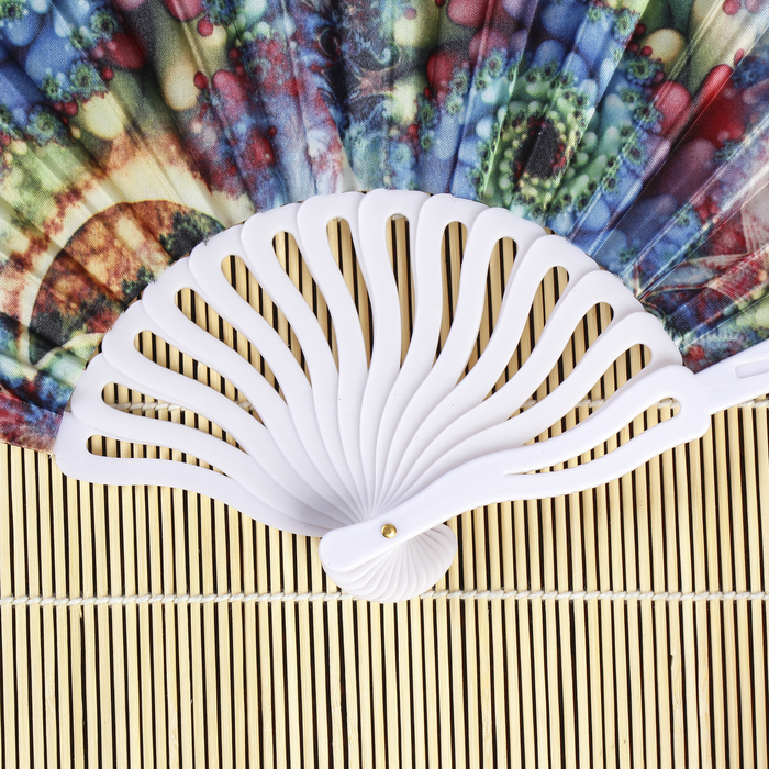 Веер пластик "Калейдоскоп" МИКС изогнутый каркас 23 см