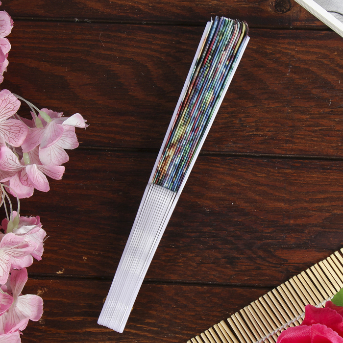 Веер пластик "Калейдоскоп" МИКС изогнутый каркас 23 см