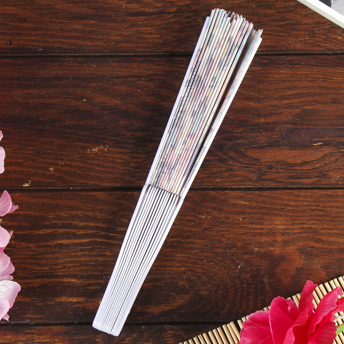 Веер пластик "Герберы" МИКС изогнутый каркас 23 см