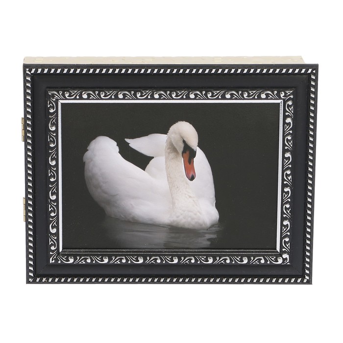 Ключница пластик "Белый лебедь" 18х23 см