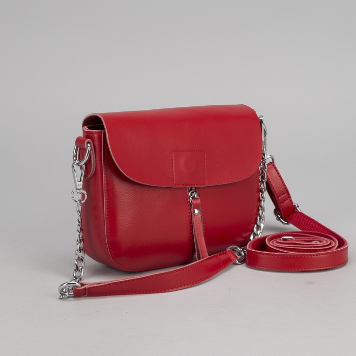 Сумка женская, отдел на молнии, 2 наружных кармана, цепь, длинный ремень, цвет красный