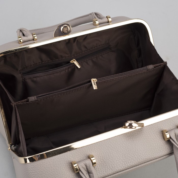 Сумка женская, 2 отдела на фермуаре, наружный карман, длинный ремень, цвет серый