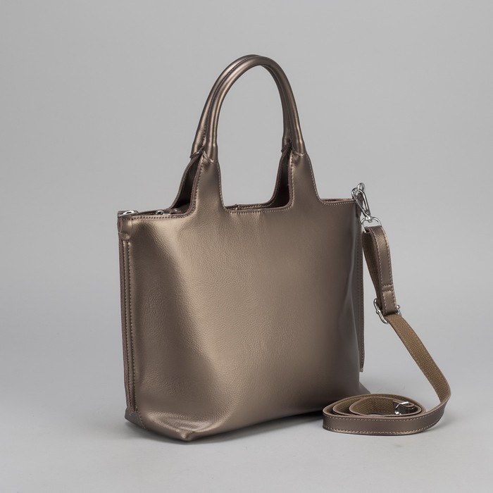 Сумка женская, отдел с перегородкой на молнии, наружный карман, длинный ремень, цвет бронзовый