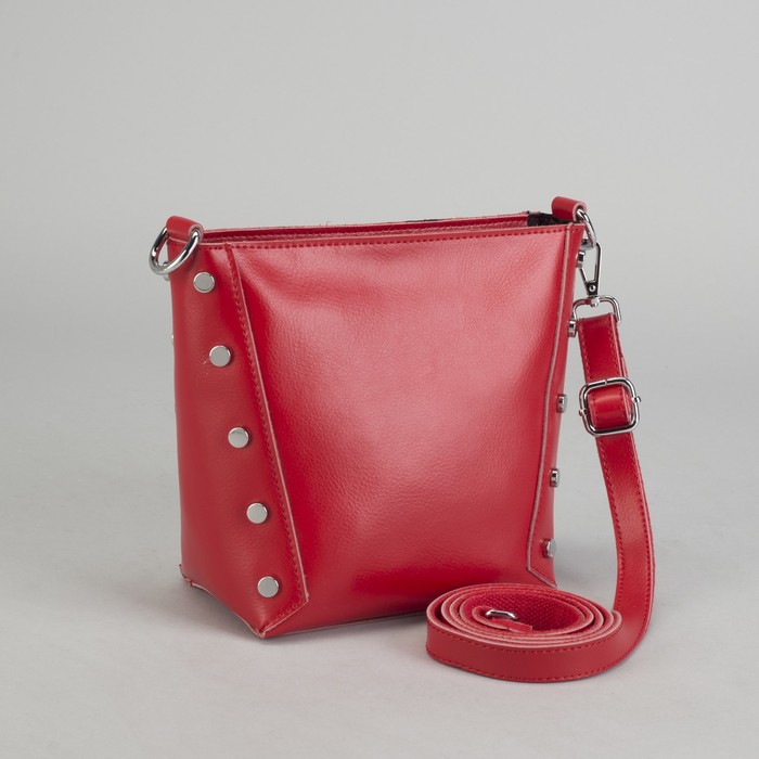 Сумка женская, отдел с перегородкой на молнии, длинный ремень, цвет красный