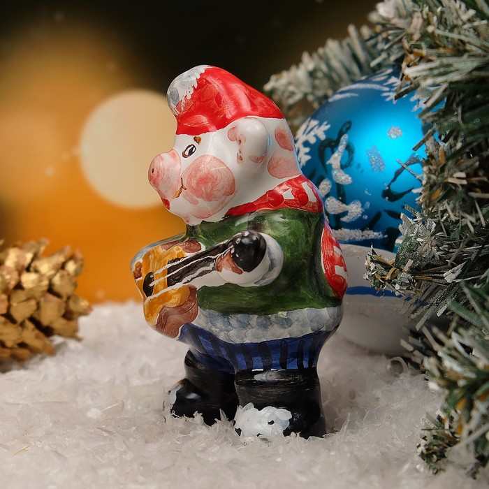 Сувенир «Поросёнок с гитарой», 5,5×5,5×6 см, ярославская майолика