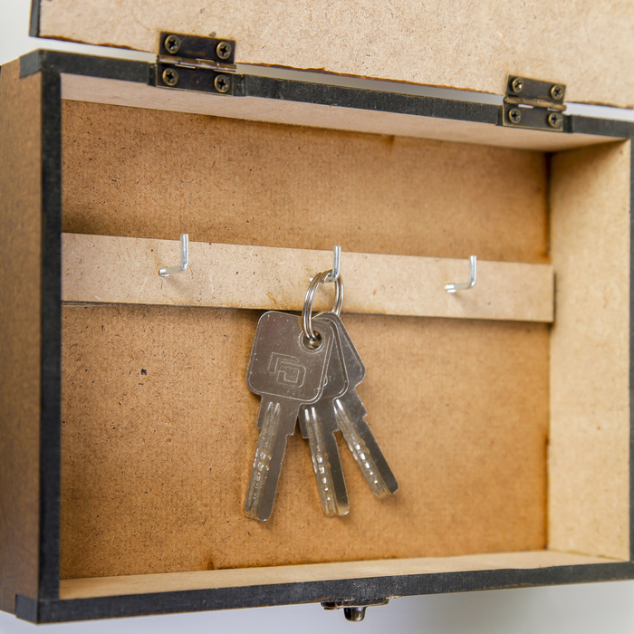 Ключница "Черный виноград" 15х21 см