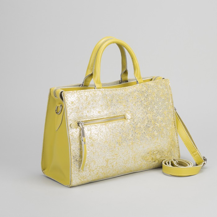 Сумка женская, замша, отдел на молнии, 4 наружных кармана, длинный ремень, цвет лимонный