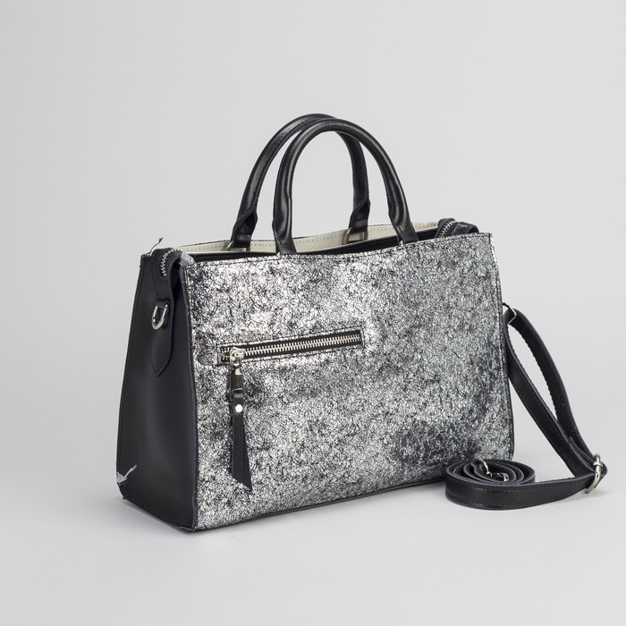 Сумка женская, замша, отдел на молнии, 4 наружных кармана, длинный ремень, цвет чёрный