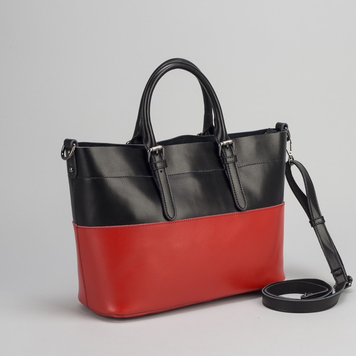 Сумка женская, отдел с перегородкой на молнии, наружный карман, длинный ремень, цвет чёрный/красный