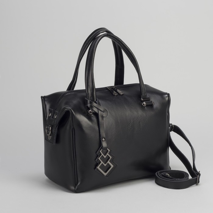 Сумка женская, отдел с перегородкой на молнии, наружный карман, длинный ремень, цвет чёрный