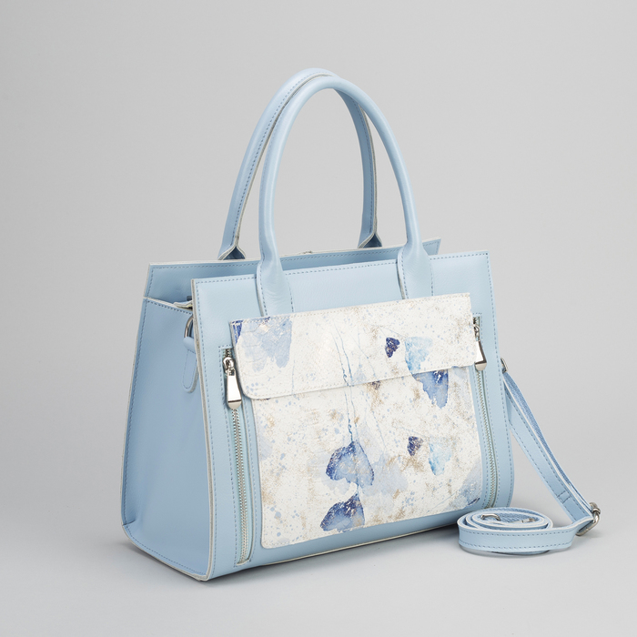 Сумка женская, отдел на молнии, 4 наружных кармана, длинный ремень, цвет голубой