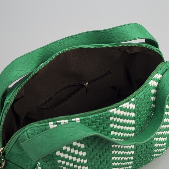 Сумка женская, отдел на молнии, наружный карман, длинный ремень, цвет зелёный