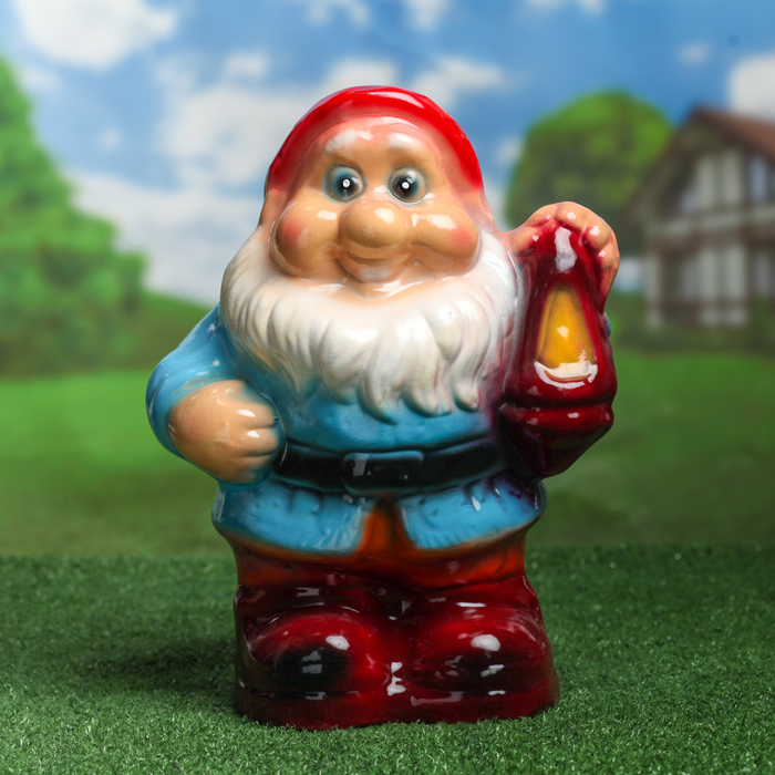 Садовая фигура "Гном с фонарём"