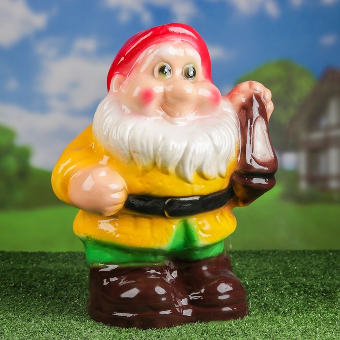 Садовая фигура "Гном с фонарём"