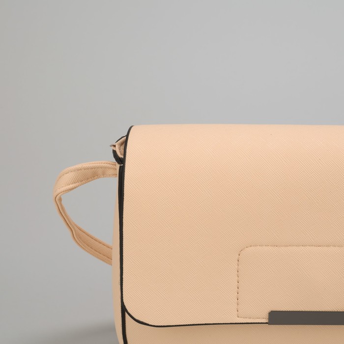 Сумка женская, отдел на молнии, наружный карман, длинный ремень, цвет молочный