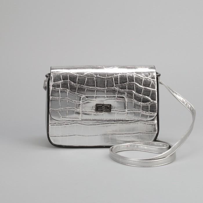 Сумка женская, отдел на молнии, наружный карман, длинный ремень, цвет серебристый