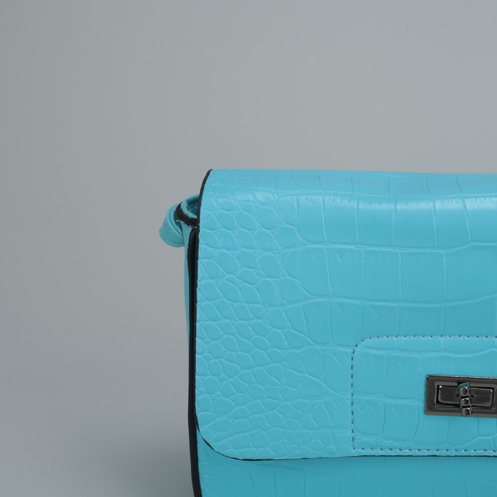 Сумка женская, отдел на молнии, наружный карман, длинный ремень, цвет голубой