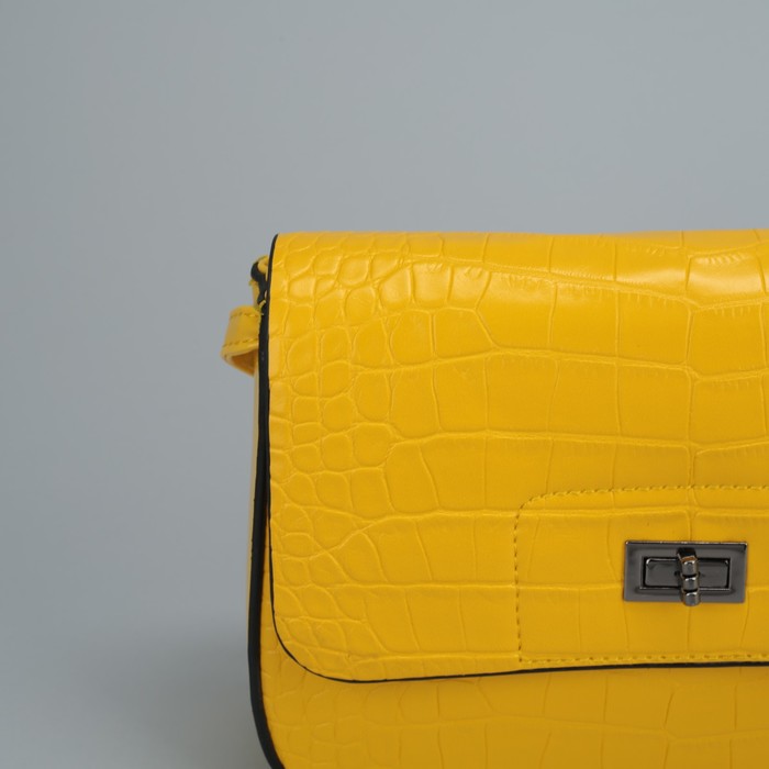 Сумка женская, отдел на молнии, наружный карман, длинный ремень, цвет жёлтый