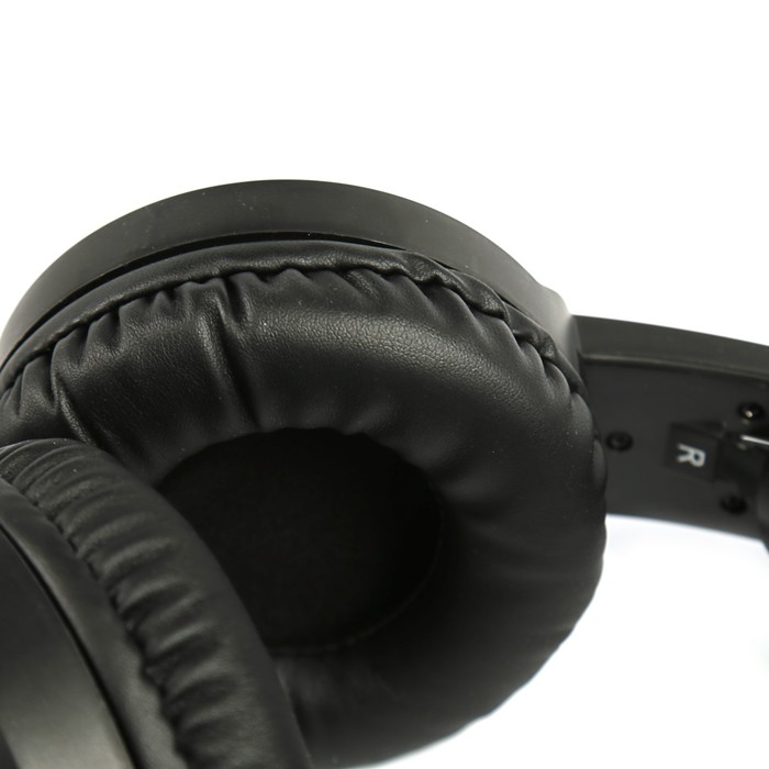 Гарнитура Qumo Genesis, стереогарнитура, подсветка, интерфейс USB + 3.5 jack