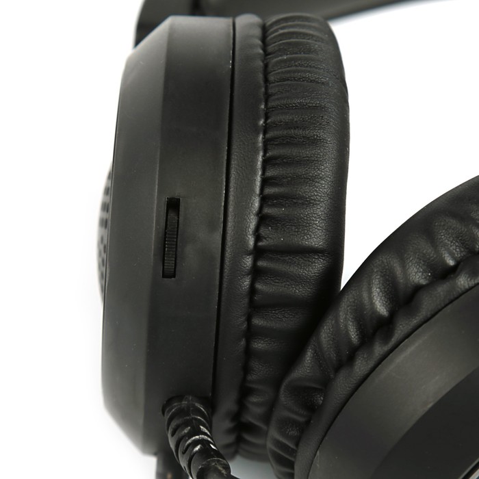 Гарнитура Qumo Genesis, стереогарнитура, подсветка, интерфейс USB + 3.5 jack