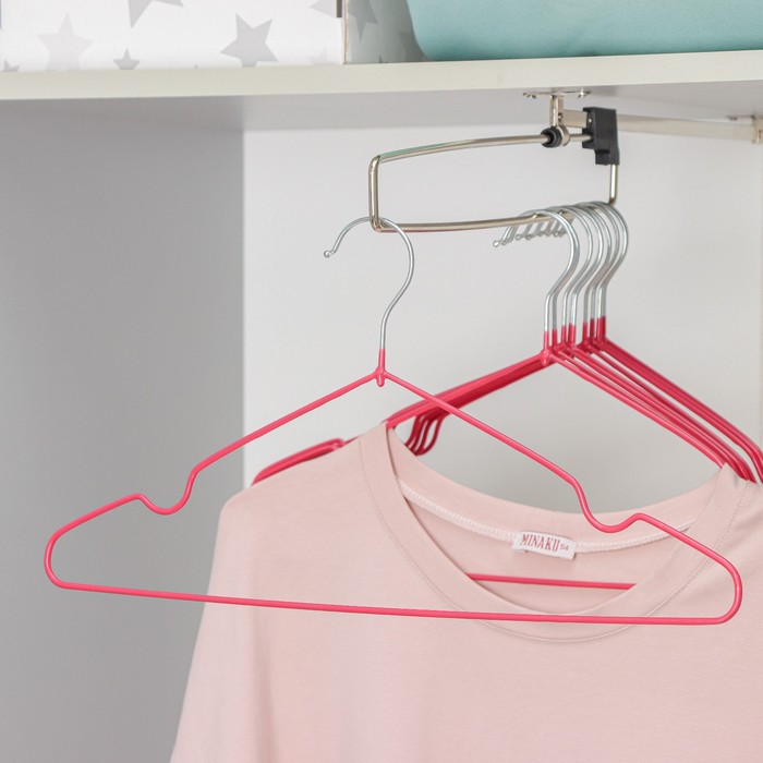 Вешалка-плечики для одежды Доляна, размер 40-44, антискользящее покрытие, цвет розовый