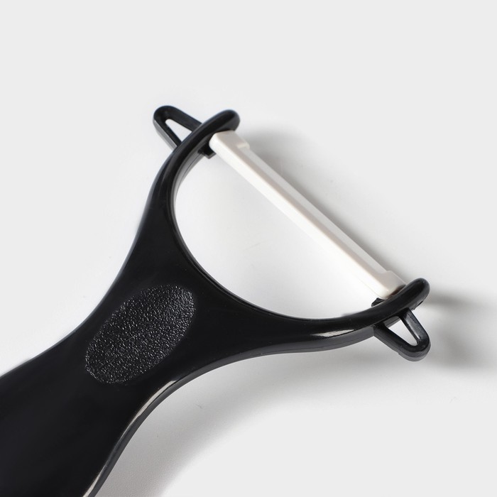 Набор кухонный, 5 предметов: 4 ножа 15/13/10/7,5 см, овощечистка, на подставке, цвет черный