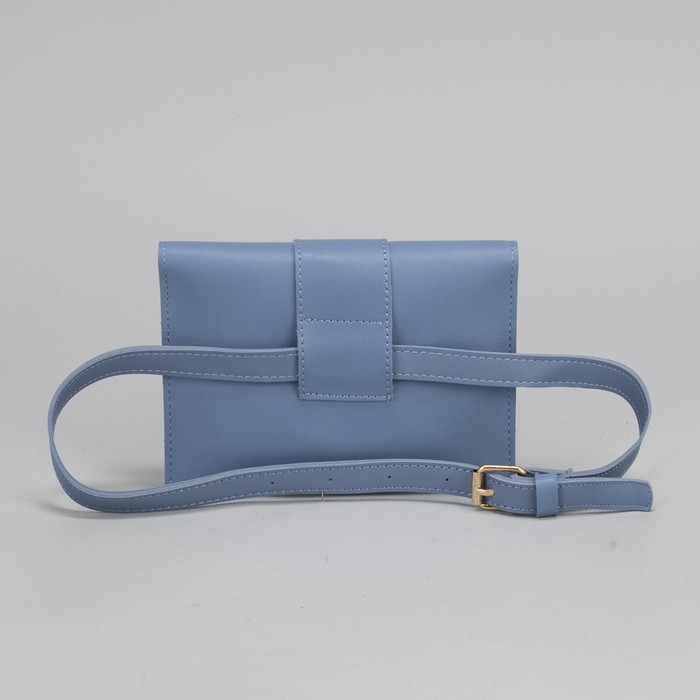 Сумка на пояс, 2 отдела на магните, длинный ремень, цвет голубой