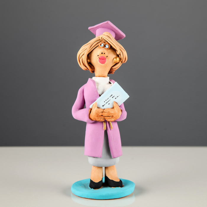 Статуэтка "Выпускница" (девушка)