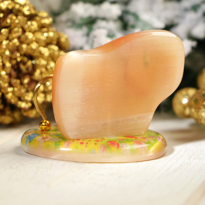 Сувенир «Свинка», с колокольчиком, здоровье и долголетие несу, 5,5х4,5х5 см, селенит