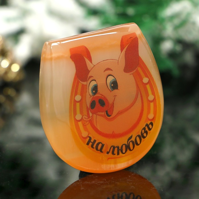 Магнит «Поросёнок в подкове», на любовь, 4,5х4,2 см, селенит