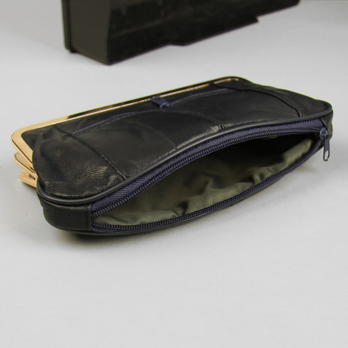 Косметичка, отдел на фермуаре, цвет синий