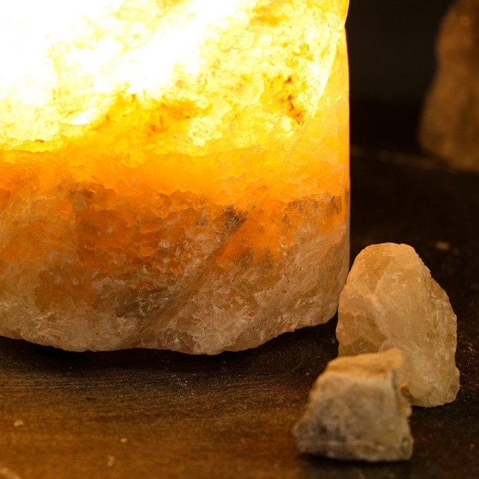 Светильник соляной "Феерия Воздух", на пластиковых ножках, цельный кристалл, 13 х 13 х 19 см