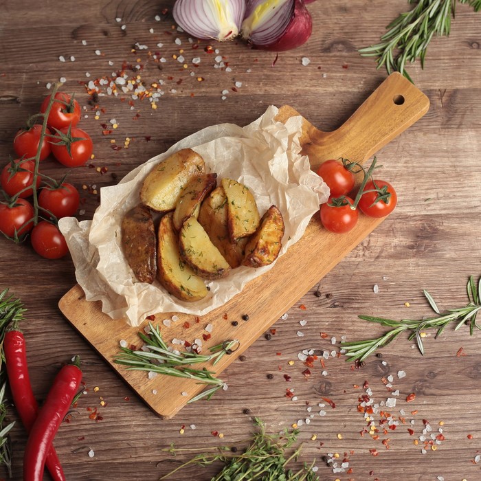 Доска для подачи из акации 35х13х1,5 см УЦЕНКА