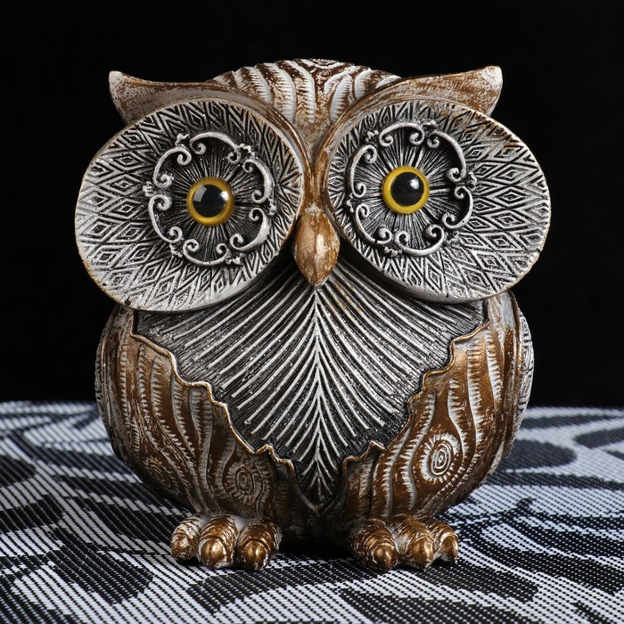 Сувенир полистоун "Совёнок Амир" под дерево 12х12х6 см