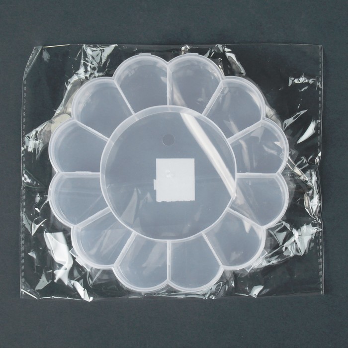 Органайзер для рукоделия "Ромашка", 13 отделений, 16*16*2,5см, цвет прозрачный