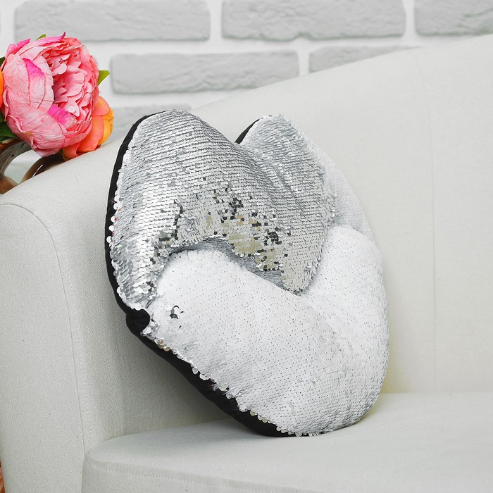 Мягкая игрушка "Губы" хамелеон серебро-белый