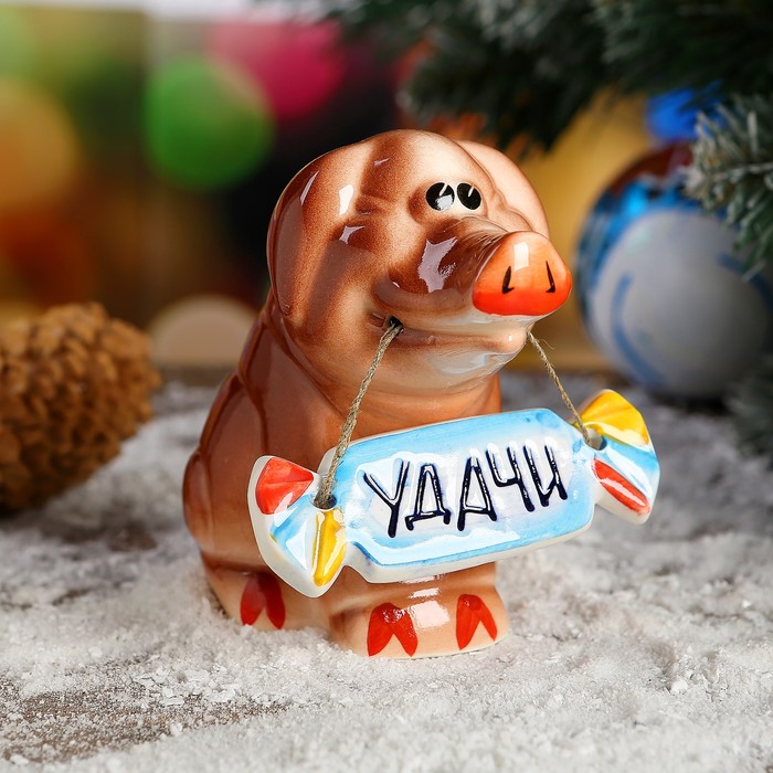 Сувенир "Хрюн с конфетой Удачи" фарфор, 9 см