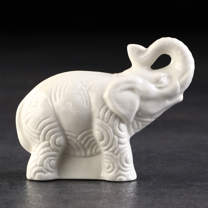 Статуэтка фарфоровая Индийский слон.Белый, 10х4х8 см статуэтка фарфоровая кот барсик серый полосатый 20 см