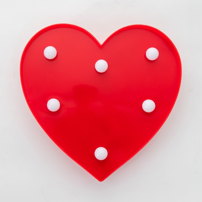 Ночник пластик от батареек 2АА "Красное сердце" 16х16х2,8 см