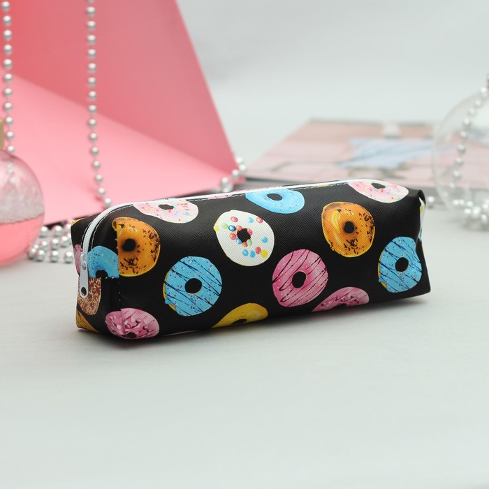 Косметичка-футляр «Пончики», отдел на молнии, цвет чёрный