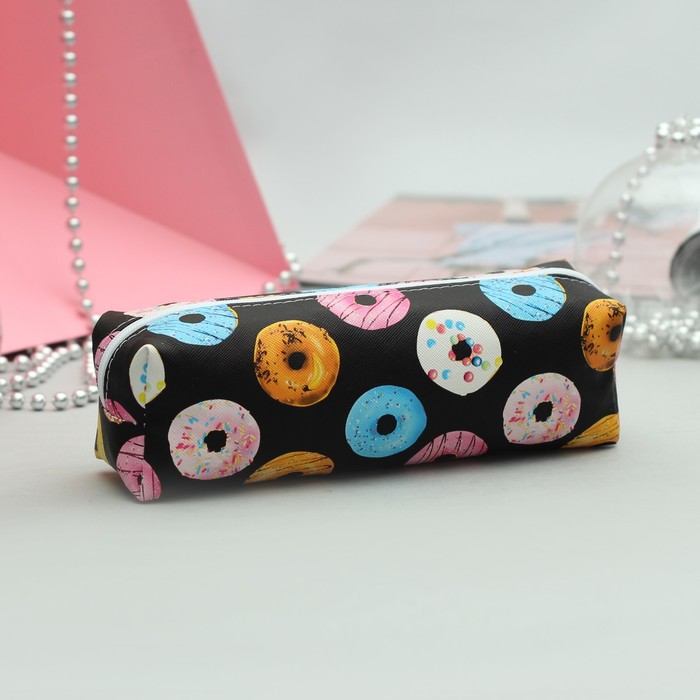 Косметичка-футляр «Пончики», отдел на молнии, цвет чёрный