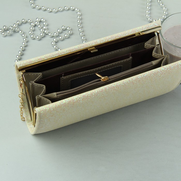 Сумка женская, 3 отдела на фермуаре, длинная цепь, цвет золотой