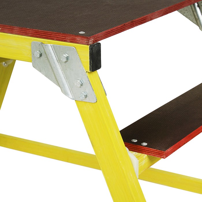 Подмости диэлектрические "ЛУЧ" ССС-0,6П-Ф40П, стеклопластик, раб.высота 0.6 м, 2х2 ступени