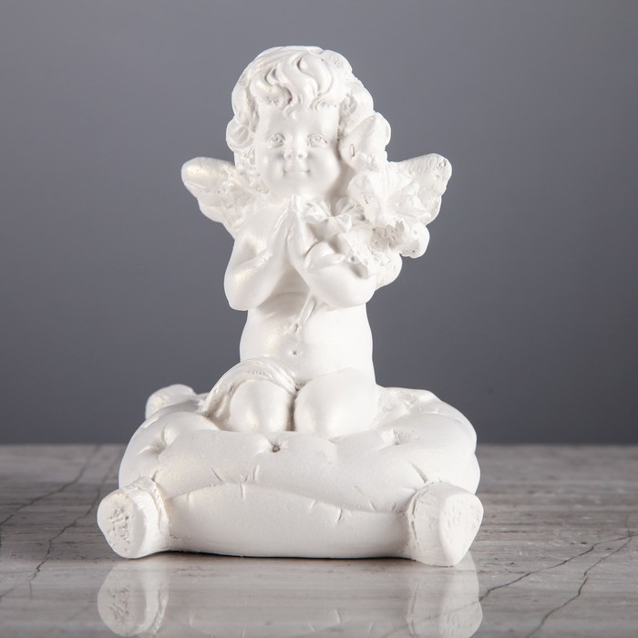 Статуэтка "Ангел Юля на подушке" белая